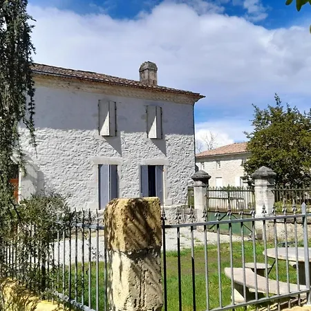 לינה וארוחת בוקר 2 Le Clos Des Quatre Lieues