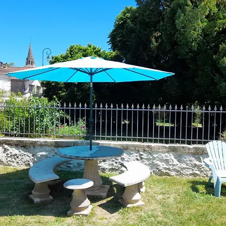 2 Le Clos Des Quatre Lieues ベッド・アンド・ブレックファスト *